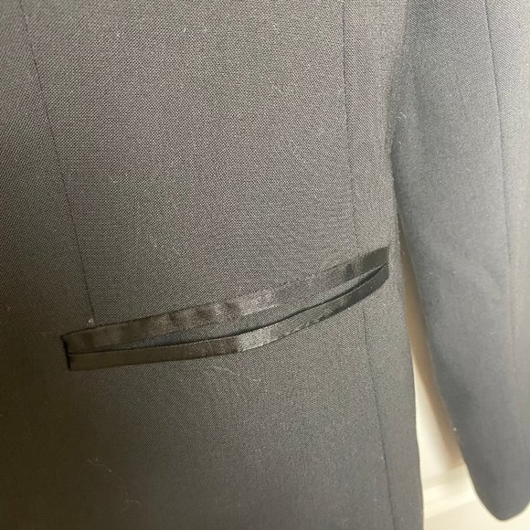 🎉Host Pick🎉 Gap Tuxedo Blazer Size 18 - Picture 6 of 14